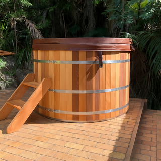 Coolangatta Hot Tub, natural red cedar spa exterior